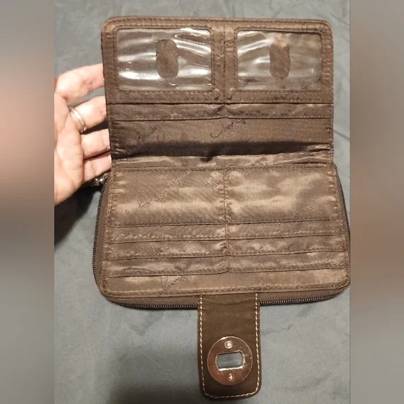 😎Vera Bradly Brown Quilted Women's Wallet - Picture 3 of 6